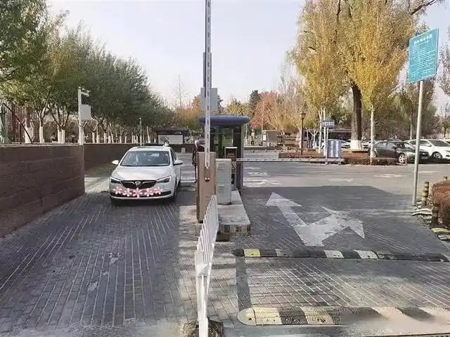 独山县智慧停车项目成效显著 助力解决停车难题