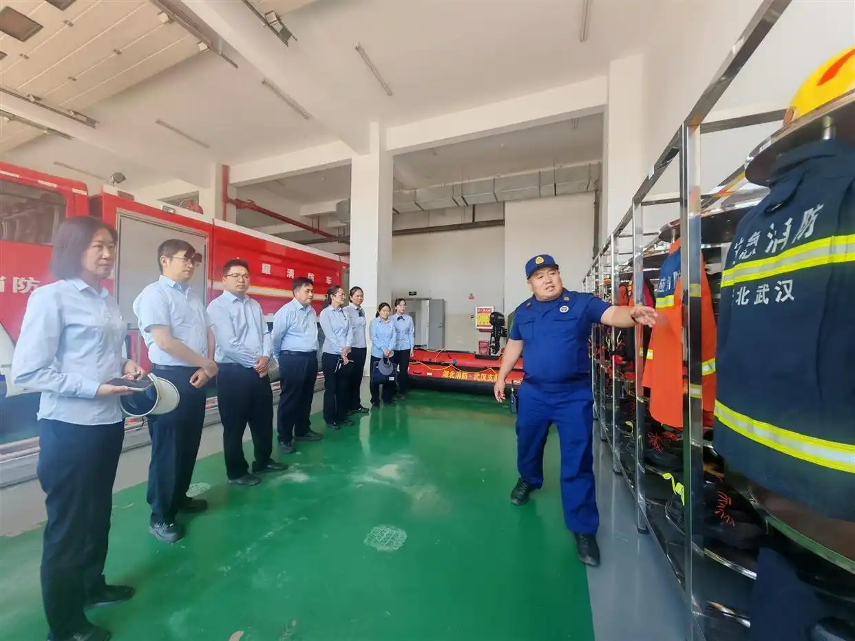 沉浸式消防体验筑牢安全防线 湖北罗家湾消防站开展防灾减灾主题活动