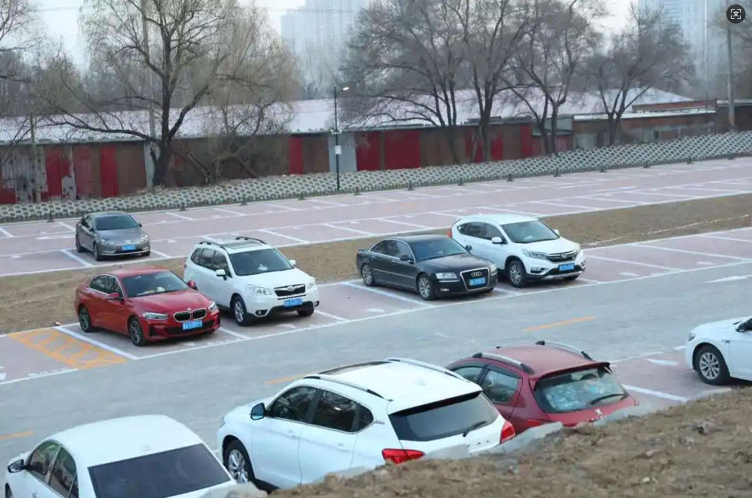 328个泊位!哈尔滨市道里区又添一停车场,试营业期间免费停放 328个泊位!哈尔滨市道里区又添一停车场,试营业期间免费停放