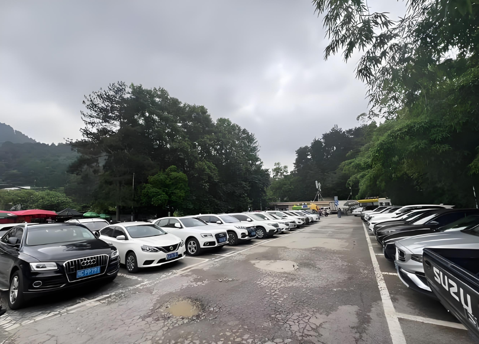 「天眼问政」花溪十字街区域好停车吗?已投用车位579个,在建配套400个