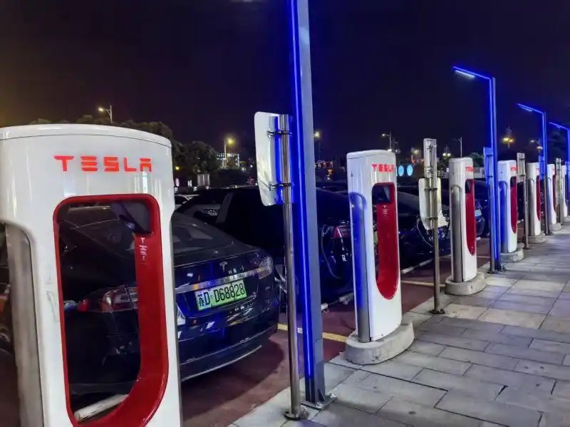 新能源车主出行补能焦虑缓解，我国充电桩突破2000万个